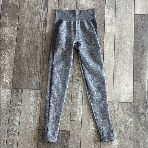 Gymshark Size Small Grey High-Waisted Athletic Leggings. - Picture 3 of 6